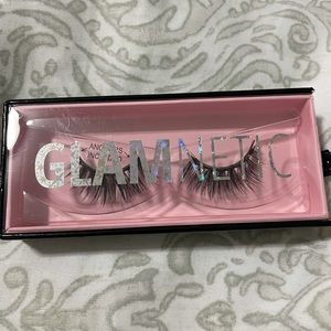 Brand new never worn Babygirl Glamnetic lashes